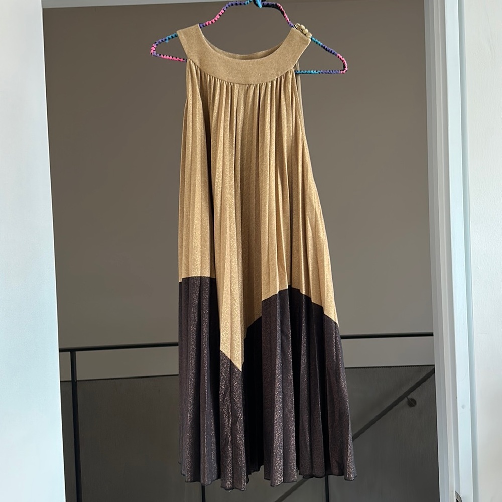 Free people dress Sz large. Pleated